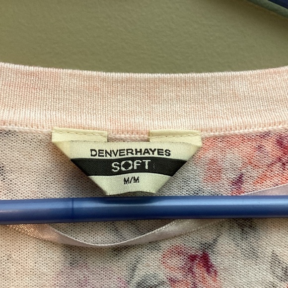 Denver Hayes soft pink and orange floral with clear buttons cardigan. - Picture 4 of 7